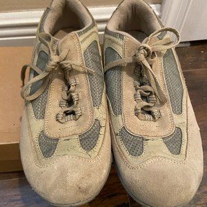 $5-      🛑💥Prediction sneakers size 11(MUST BE BUNDLED -3 OR MORE)